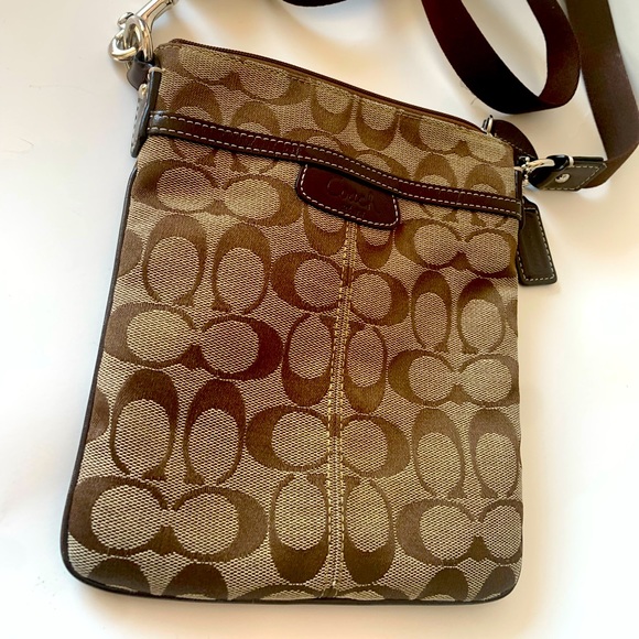 SOLD Coach Brown & Tan Signature- Crossbody Bag - Picture 2 of 8